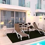 Villa Alma Nomada With Heated Pool & Solarium & Barbacue & Chillout Ideal For Families Corralejo