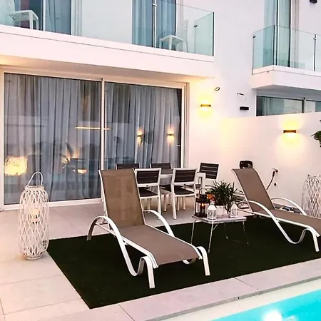 Villa Alma Nomada With Heated Pool & Solarium & Barbacue & Chillout Ideal For Families Corralejo
